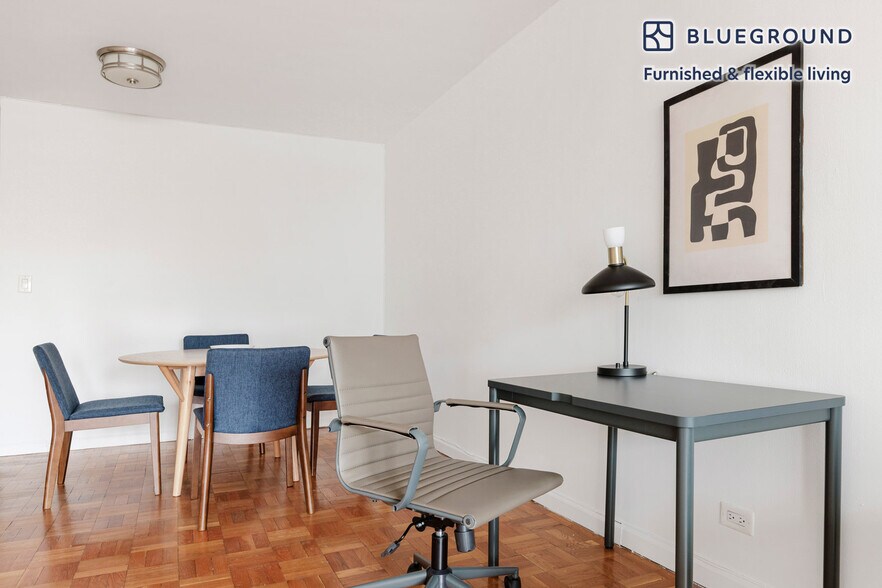 Building Photo - 420 E 80th St