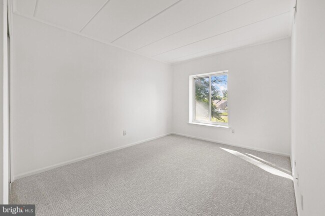 Building Photo - 81 Oakridge Dr