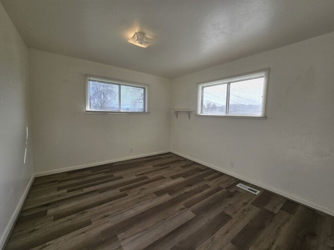 Building Photo - 1800 NW Lynwood St