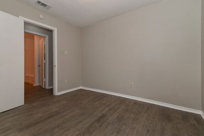 Building Photo - PEPERPORT.3914/3916