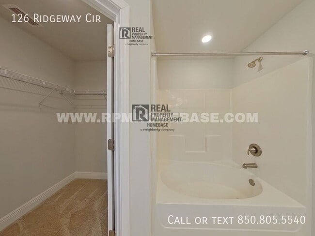 Building Photo - 126 Ridgeway Cir