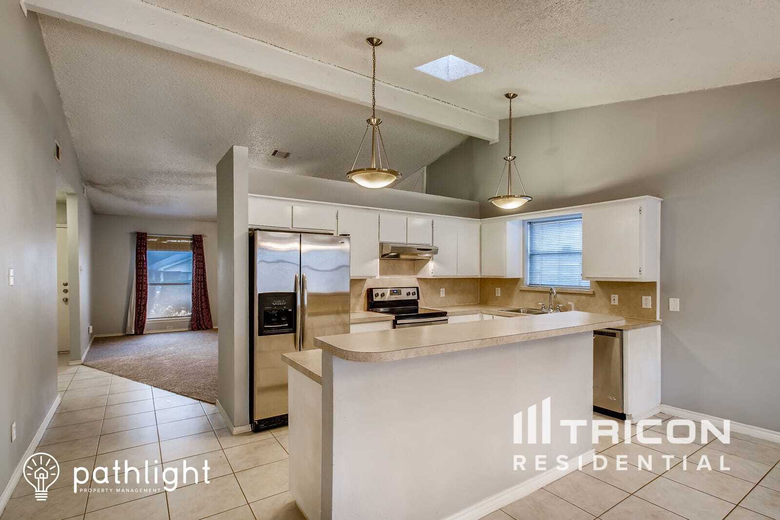 Building Photo - 5705 Teal Ridge Dr