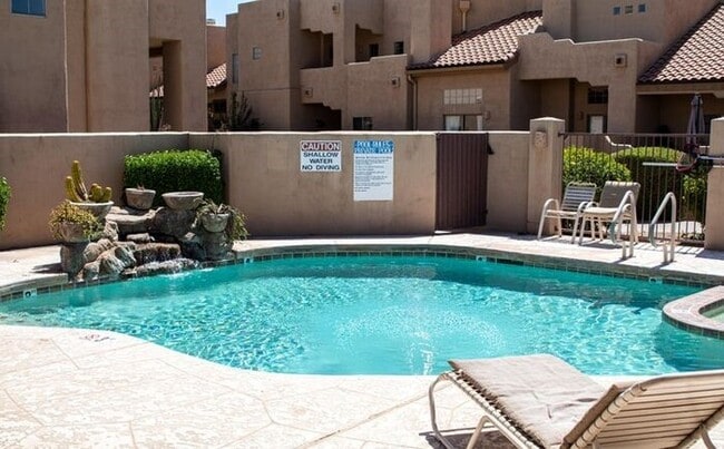 Building Photo - Gorgeous 2/2.5 condo for rent in Scottsdale.