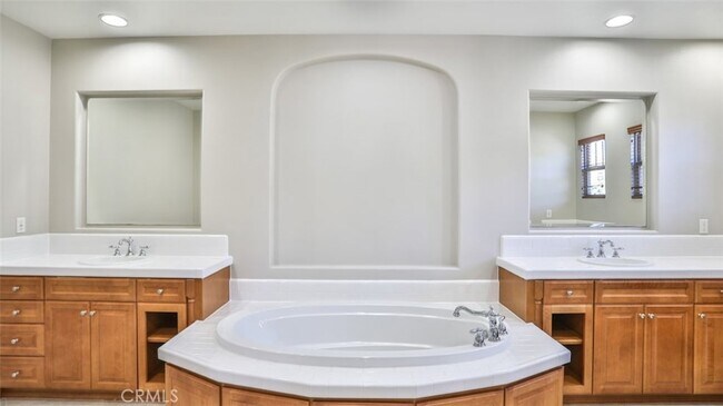 Building Photo - 8134 Sunset Rose Dr