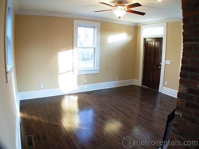 Building Photo - 264 E Kossuth St