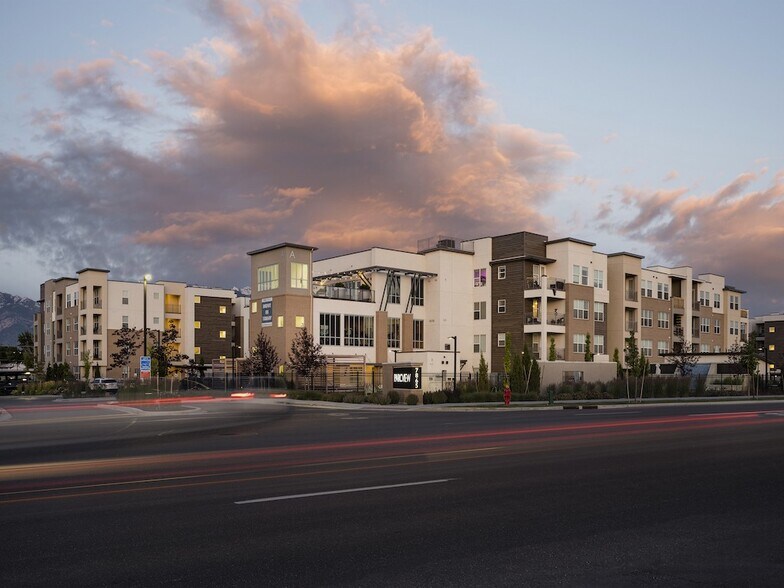 Primary Photo - Parc View Apartments & Townhomes