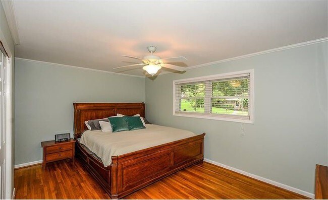 Master - 2563 Dering Ct NE