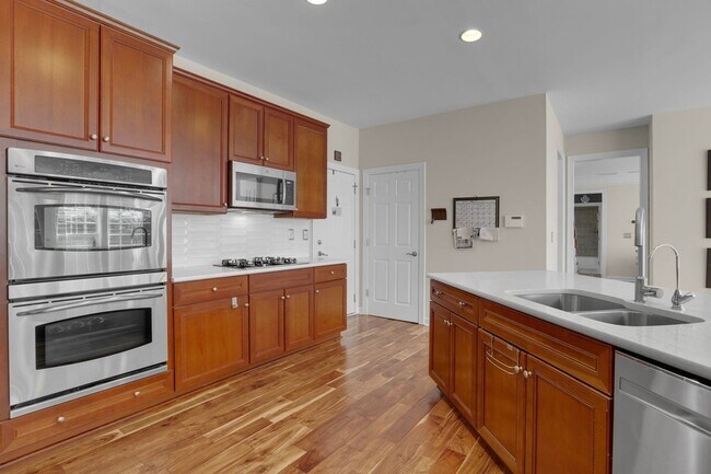 Building Photo - 3005 Coral Bell Ln