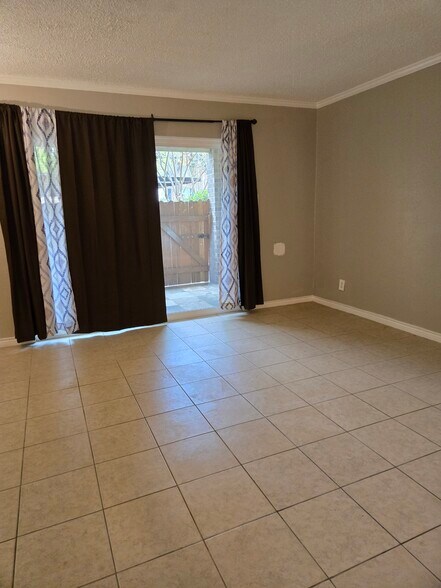 Building Photo - 1819 Babcock Rd