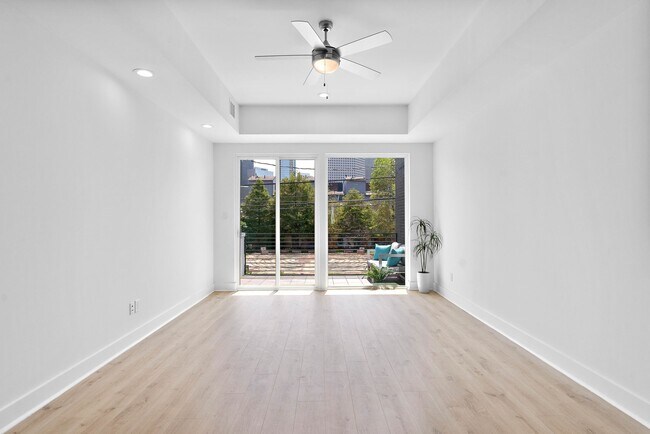 Building Photo - 1406 Valentine St