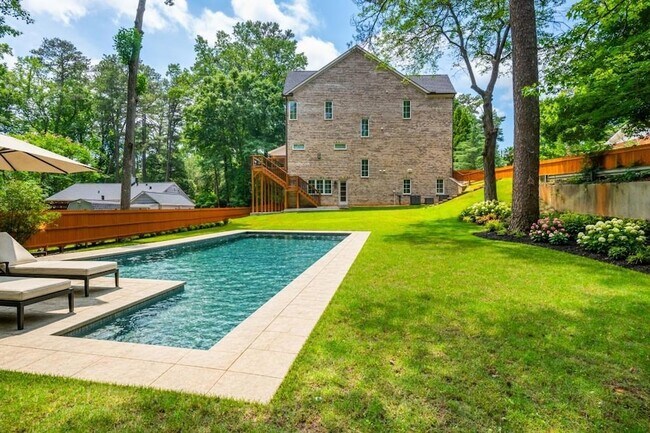 Building Photo - 1169 Dorby Park Dr NE