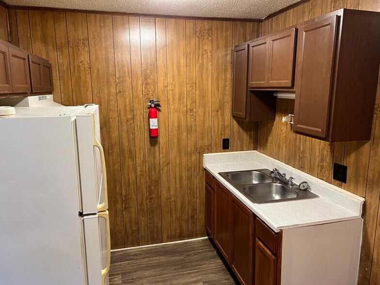 Building Photo - 3950 Bradford Ct