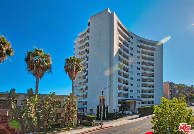 Building Photo - 7250 Franklin Ave