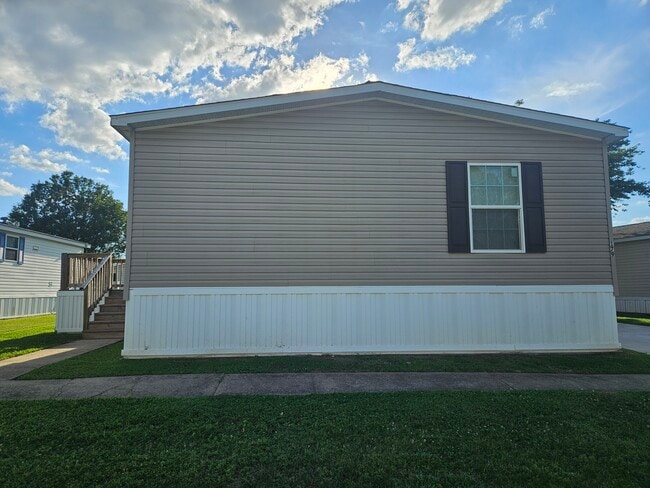 Building Photo - 179 Lynnwood Cir