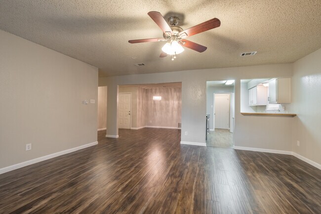 Building Photo - Charming 3-Bedroom, 2-Bath Home in Anderson Mill – Prime Northwest Austin Location!