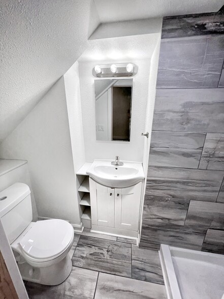 Building Photo - 240 Main St