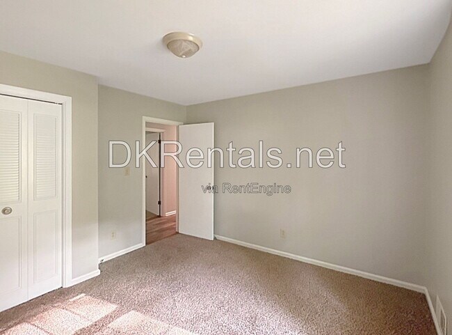 Building Photo - 1580 Bainbridge Ln