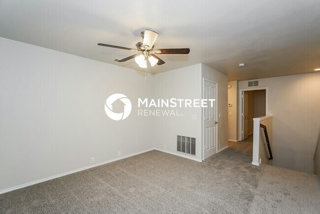 Building Photo - 4 Bedroom Pet-Friendly Home in FORT WORTH,...