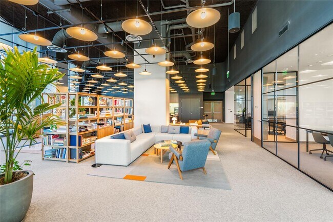 Building Photo - 500 Alton Rd