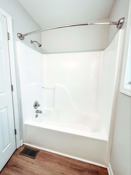 Building Photo - 124 Ballygar St