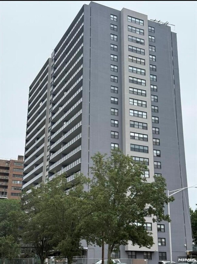 Building Photo - 285 AYCRIGG Ave