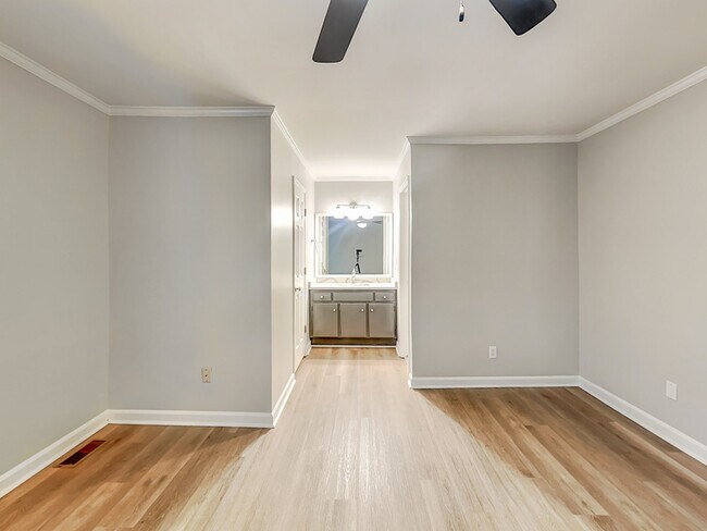 Building Photo - 325 Towergate Pl