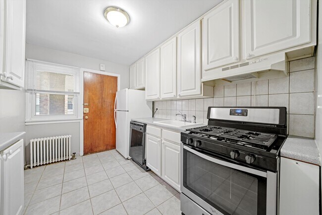 Building Photo - 901 Austin St
