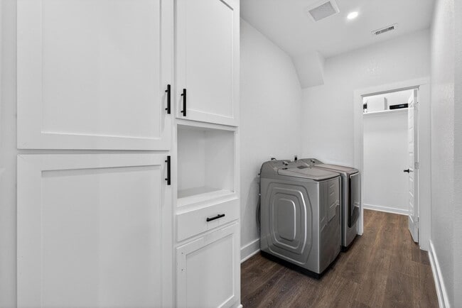 Building Photo - 3411 Nance St