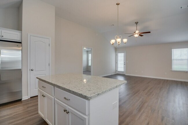 Building Photo - 411 Amesbury Dr