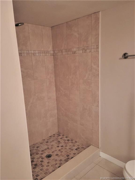 Building Photo - 1526 SE Royal Green Cir