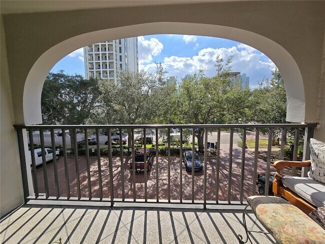 Building Photo - 105 4th Ave NE