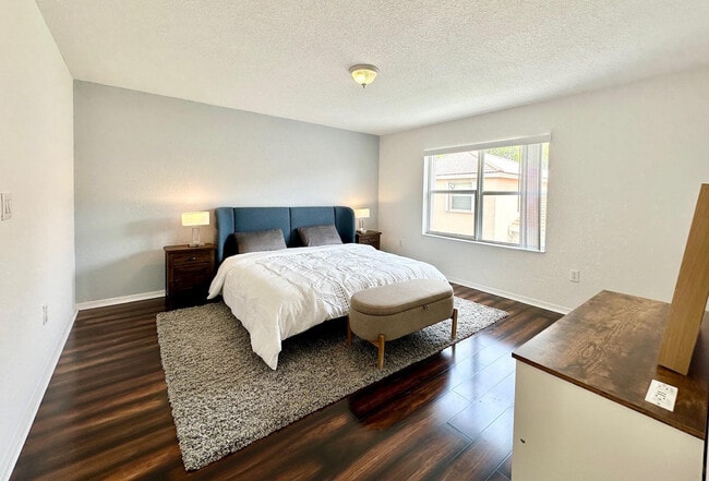 Building Photo - 639 NW 130th Way