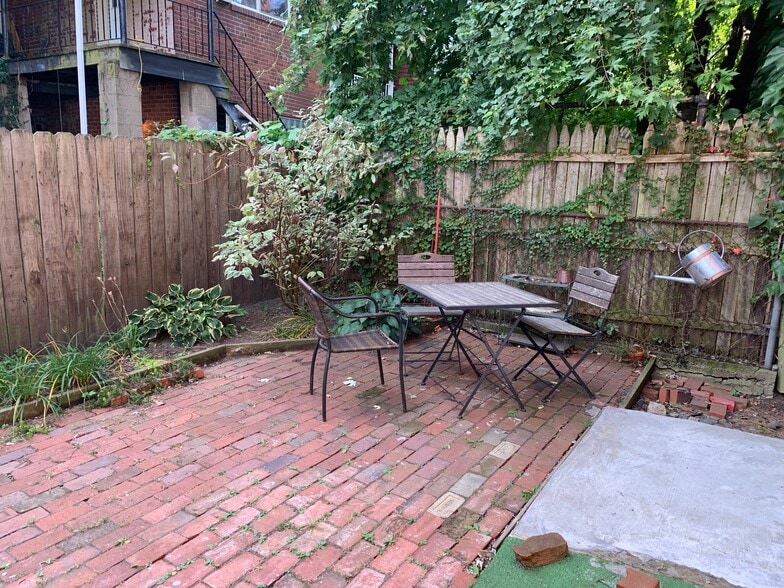 Building Photo - 5118 Dresden Way