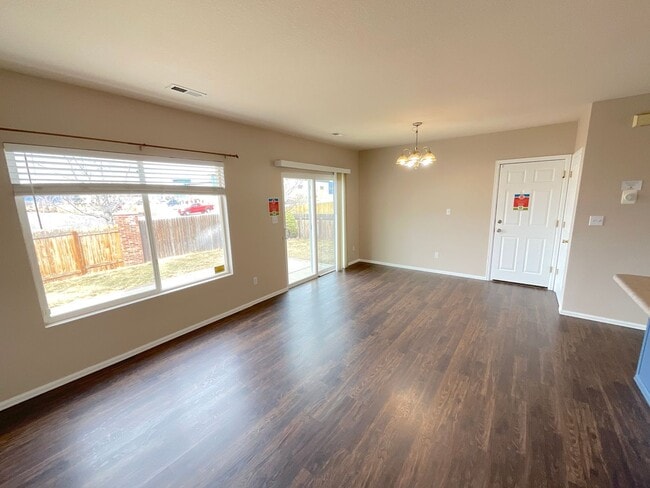 Building Photo - 3 Bedroom Home Available Near N Powers Blvd & Dublin Blvd!