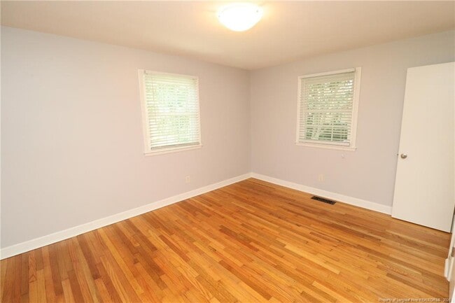 Building Photo - 1009 Dogwood Ln