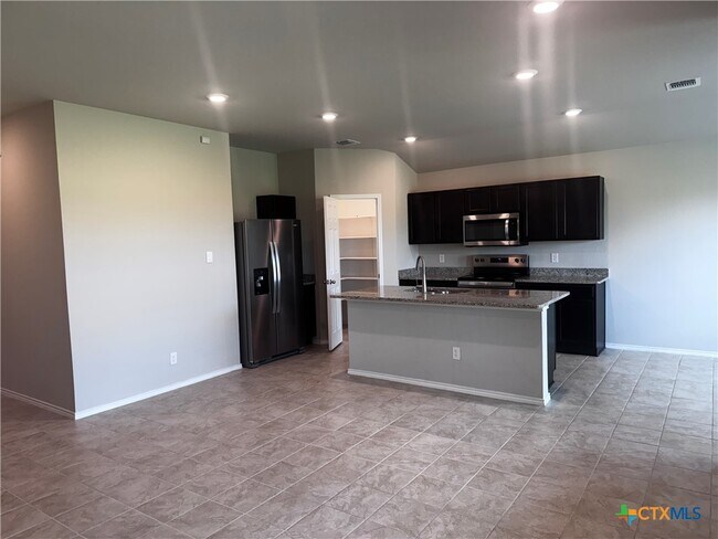 Building Photo - 1010 Prairie Clover Rd