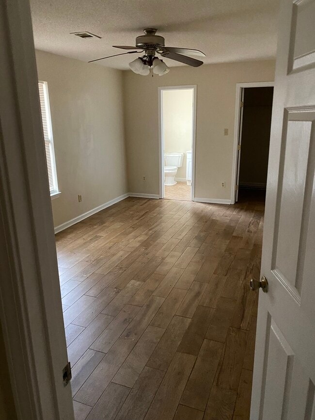 Building Photo - Beautiful 4/2.5 in Waveland, MS