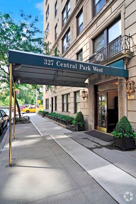 Building Photo - 327 Central Prk W