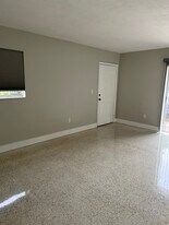 Building Photo - 454 Grand Canal Dr