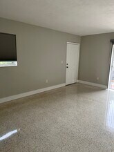 Building Photo - 454 Grand Canal Dr