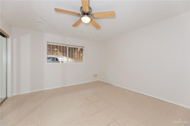 Building Photo - 500 E El Rancho Ave