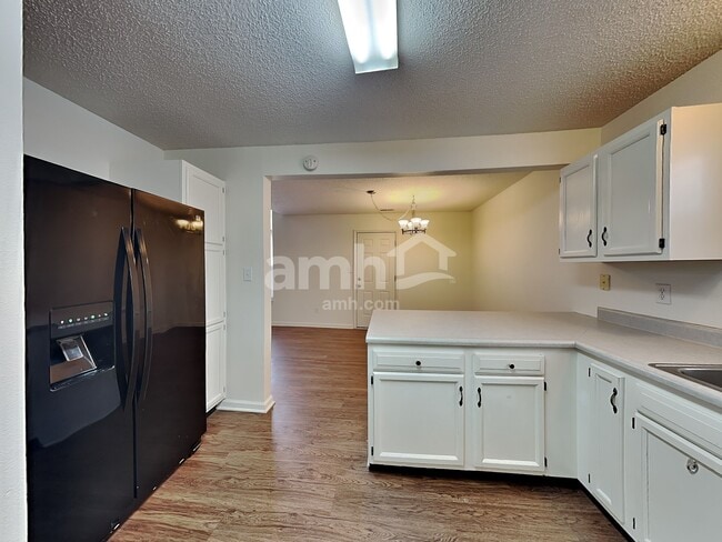 Building Photo - 1676 Sweetwater Ln