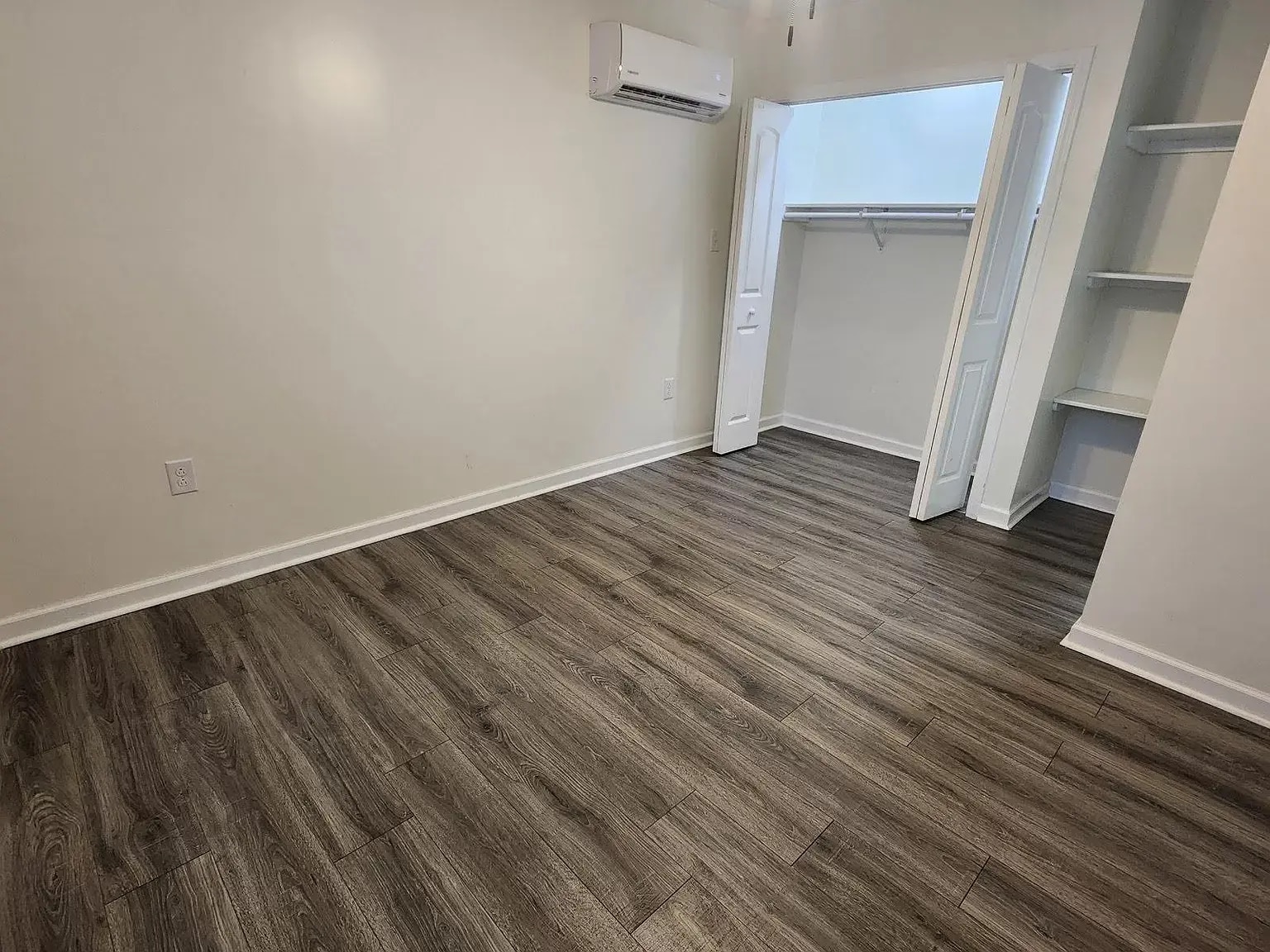 Building Photo - 503 Canal St