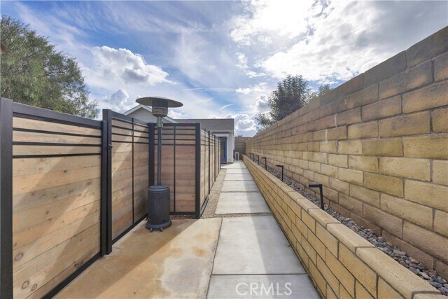 Building Photo - 17764 La Entrada Dr