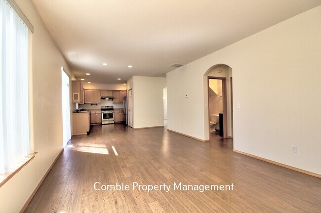 Building Photo - 16115 40th Ave SE