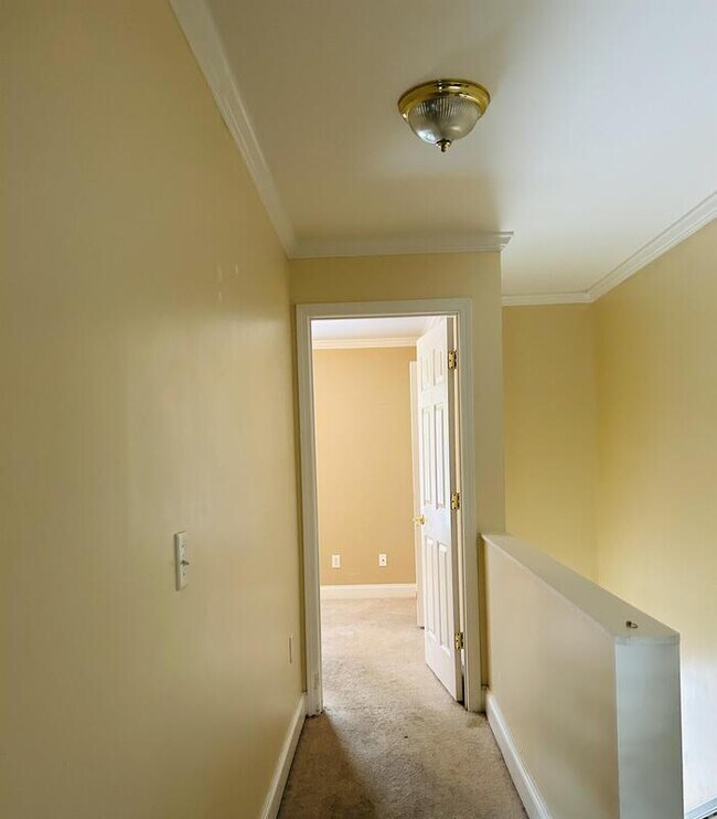 Building Photo - 3913 Overbrook Drive - 3C