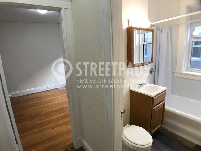 Building Photo - 1 bedroom in Boston MA 02215