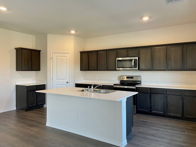 Building Photo - 4 Bed 2.5 Bath House For Lease in Sherman,...