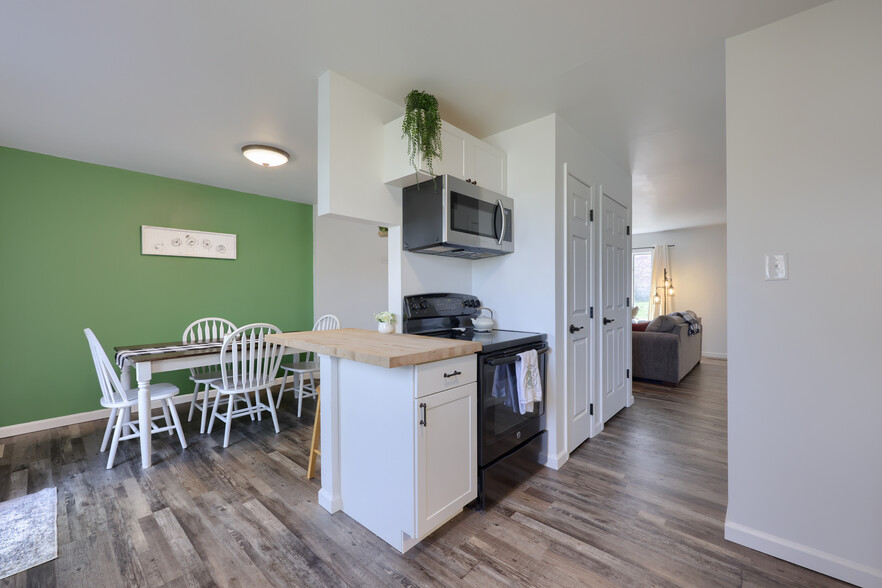 Building Photo - 76 Persian Lilac Dr