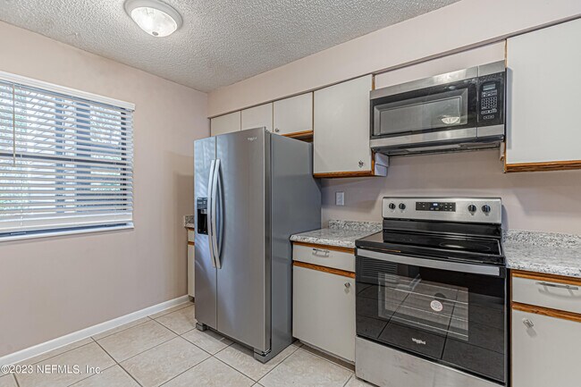 Building Photo - 1604 Arcadia Dr